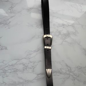 URBAN OUTFITTERS BLACK LEATHER BELT